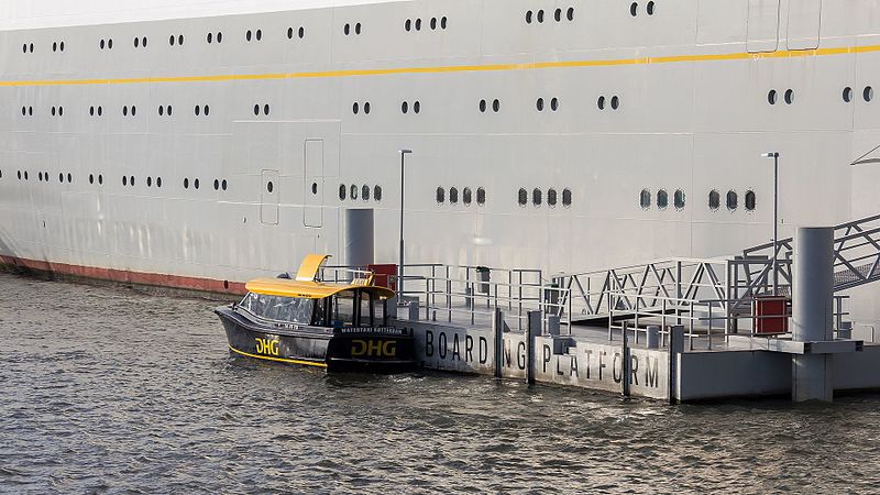 File:SS Rotterdam in Rotterdam, Watertaxi on boarding platform-8361.jpg