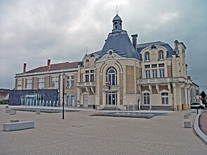 Saint-Yorre Mairie 2013-04-28.JPG