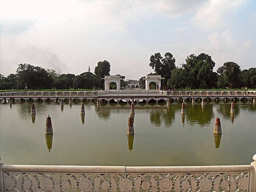 Shalimar Gardens water reflection