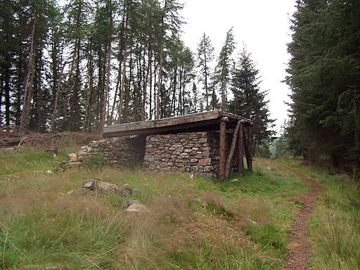 Shelter near Rivoulich - geograph.org.uk - 2028588