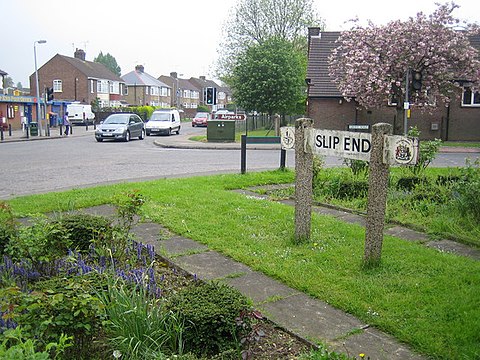 Slip End, Village Sign and Village Hall - geograph.org.uk - 168744.jpg