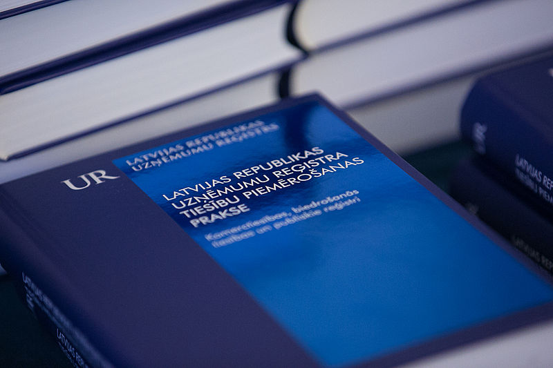 File:Solvita Āboltiņa piedalās grāmatas „Latvijas Republikas Uzņēmumu reģistra tiesību piemērošanas prakse. Komerctiesības, biedrošanās tiesības un publiskie reģistri” atvēršanas pasākumā (8360664591).jpg