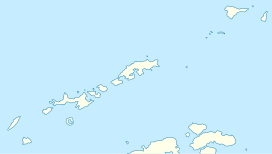 Halfmoon Cove is located in South Shetland Islands