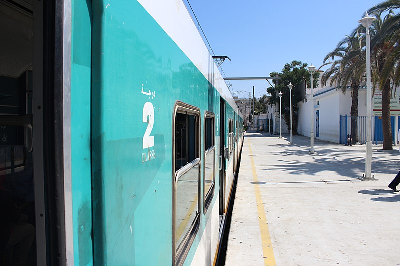 File:Station La Marsa TGM - محطة القطار المرسى photo6.jpg