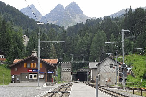 Bahnhof Preda mit Eingang zum Albulatunnel
