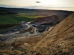 Blick über den Steinbruch nach Südwesten ins Taubertal