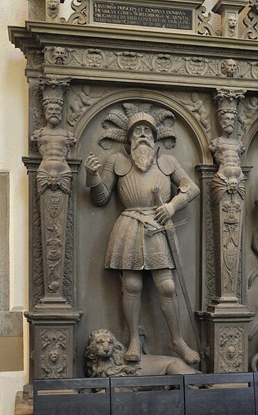 File:Stuttgart Stiftskirche Grafenstandbilder Figur 11 Heinrich von Mömpelgard.jpg