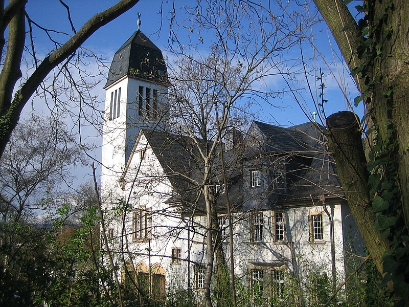 File:SuedWestSeiteFriedenskirch+Kulturdenkmaeler+Mombach 20100411 0005.JPG