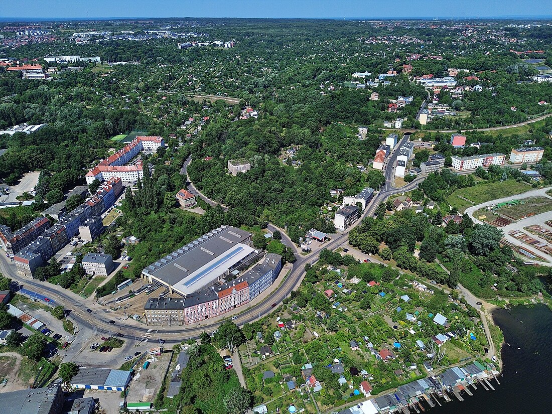 File:Szczecin Golecino (dron).jpg