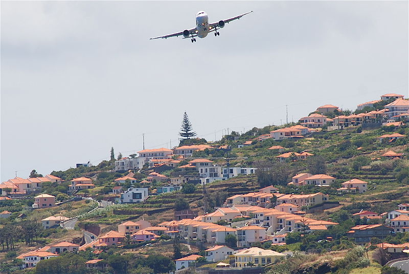 File:TAP Air Portugal Airbus A320-214; CS-TNJ@FNC;12.07.2011 607az (5940055326).jpg