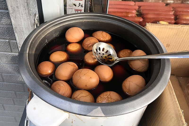 File:Tea eggs at a food stall near Sanyuanqiao (20211013123501).jpg