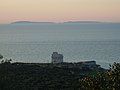 Torre Mileto e, all'orizzonte, le Isole Tremiti.