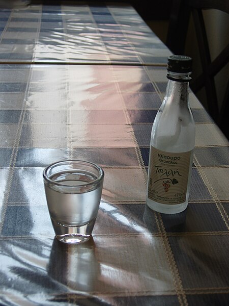 File:Tsipouro.JPG