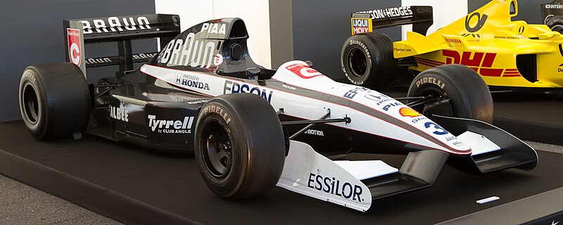 File:Tyrrell 020 front-right 2012 Japan.jpg