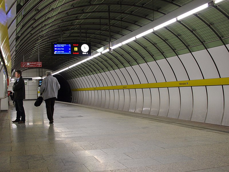 File:U-Bahn Station Odeonsplatz München-002.jpg