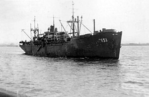 USS La Porte (APA-151) berlangsung, sekitar tahun 1945 (10446477645).jpg