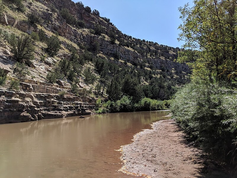 File:Upriver Pecos River.jpg