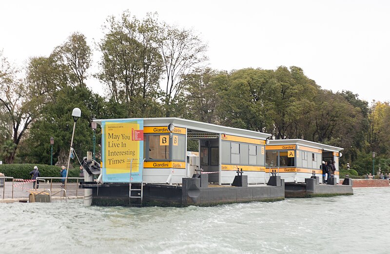 File:Venedig ACTV Stop Giardini-4589.jpg