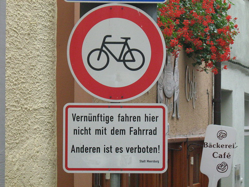 File:Verbotsschild für Fahrräder.JPG