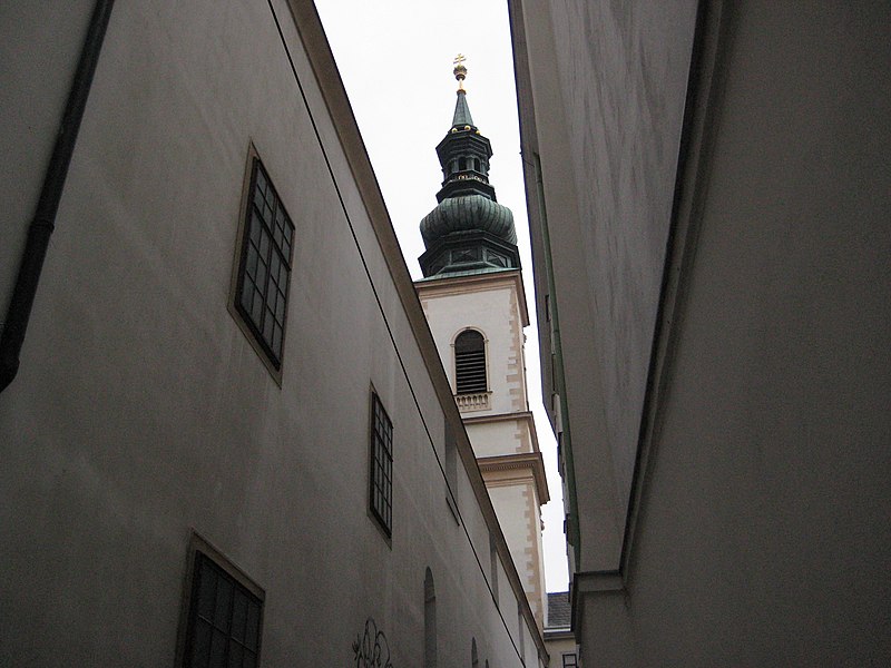 File:View on the Jesuitengasse (Wien 2008) (10605894106).jpg