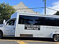 Thumbnail for File:Village of North Hills Shuttle Bus on Northern Boulevard, Manhasset, NY August 23, 2023.jpg