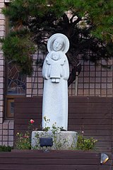 Maria und Jesus vor der katholischen Jongno-Kirche in Seoul, Südkorea.