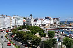 Vista de la avenida de la Marina desde la parte de atrás de la Biblioteca Provincial de A Coruña.JPG