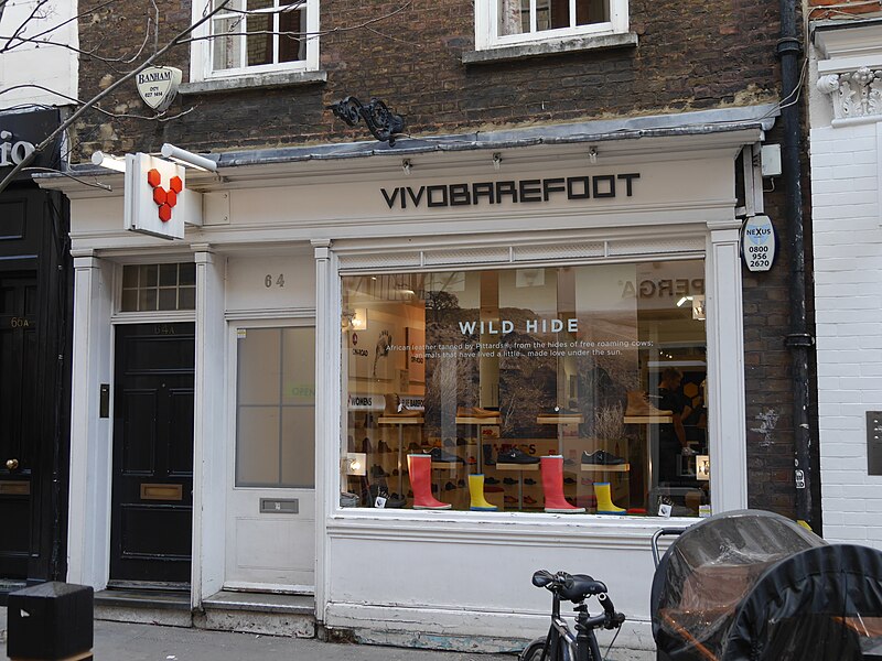 File:Vivo Barefoot, 64 Neal Street, Covent Garden 01.jpg