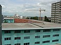 Vue vers le centre ville avec la résidence Flora-Tristan au premier plan, et la grue, élément fréquent du paysage depuis la mise en place du GPV.