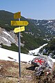 Wegweiser im Höllengebirge zum Feuerkogel und zum Grünalmkogel