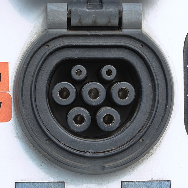 File:Wien Energie charging station at Albert-Schweitzer-Gasse 2A, Vienna, Austria-type2 connector PNr°0753.jpg