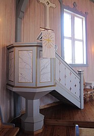 Åsmarka kirke prekestol.jpg