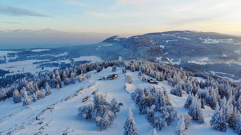 File:039 Dent de Vaulion and Swiss Alps under snow Photo by Giles Laurent.jpg