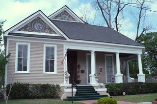 <span class="mw-page-title-main">Leinkauf Historic District</span> Historic district in Alabama, United States