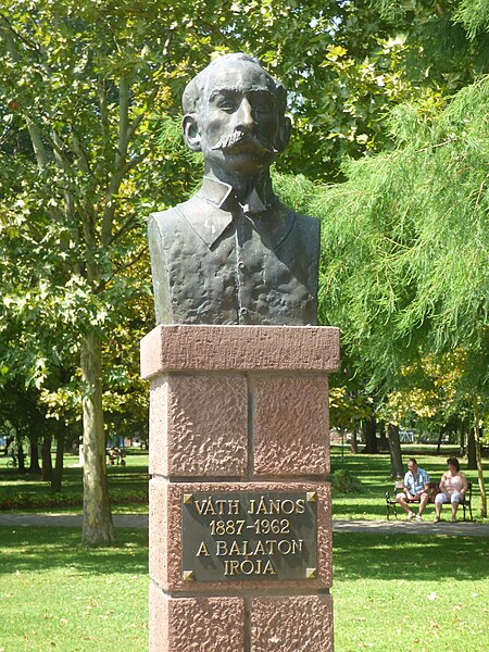 File:180729 Balatonalmádi szoborpark Váth János.jpg