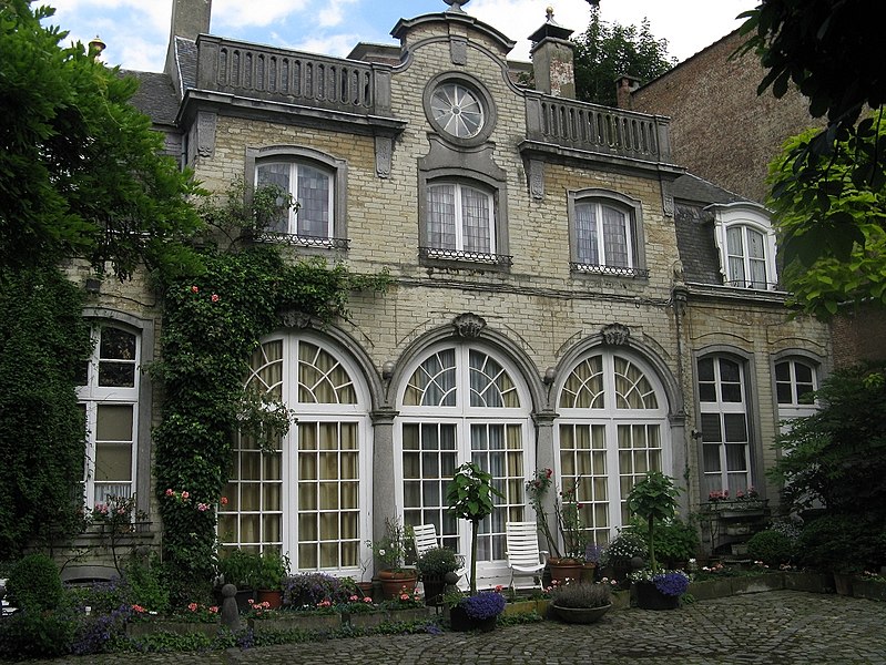 File:18th Century Courtyard House - panoramio.jpg