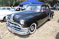 1950 Pontiac Chieftan Silver Streak Sedan (23886297593).jpg