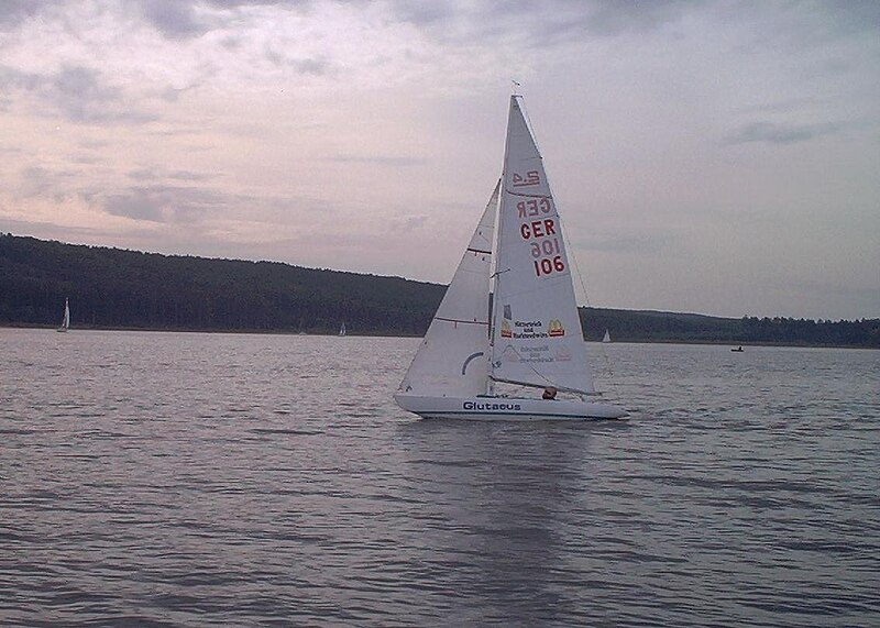 File:2.4 Meter class sailboat.jpg