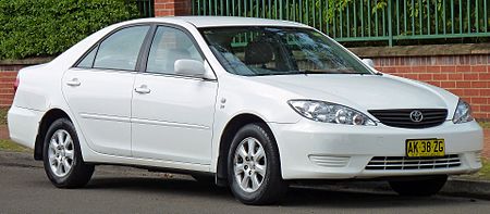 2005-2006 Toyota Camry (MCV36R) Altise Limited sedan 03.jpg