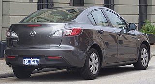 2009 Mazda3 (BL) Neo sedan (2018-09-17) 02