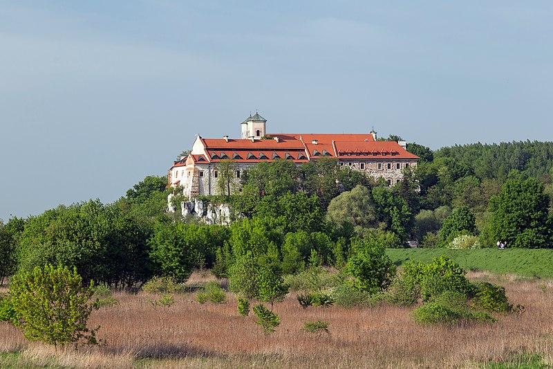 File:2018 Kraków, Opactwo Benedyktynów w Tyńcu 01.jpg