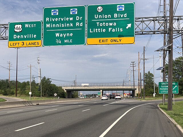 US 46 westbound at exit for Route 62 and CR 646 in Totowa