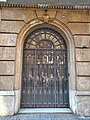 "363_Casa_Asto-Vallet,_c._Provença_295_(Barcelona),_portal.jpg" by User:Enric