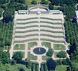Aerial image of the Sanssouci Palace (view from the south).jpg