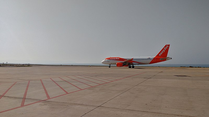 File:Airbus A320 of EasyJet Europe at Almería Airport (46971290905).jpg