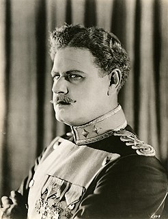 <span class="mw-page-title-main">Alan Hale Sr.</span> American actor (1892–1950)