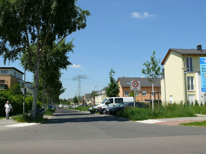 File:Altglienicke Kasperstraße.JPG