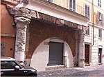 Miniatuur voor Antiek gebouw aan Via Sante Maria dei Calderari