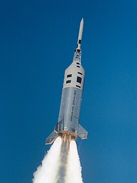 Apollo- Little Joe II Liftoff (8 december 1964) - cropped.jpg