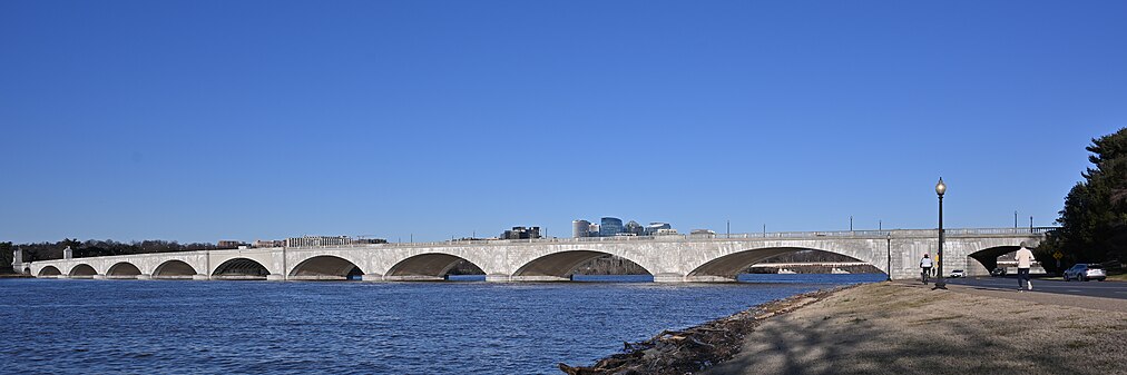 Arlington Memorial Bridge from the southeast